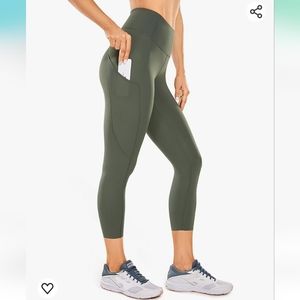 CRZ 19 in high waist cropped leggings for yoga